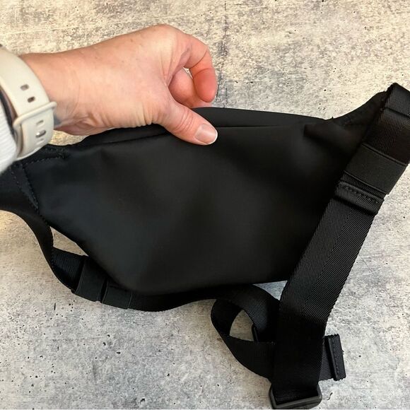 Bagging Rights Sling it Fanny Pack - Picture 3 of 4